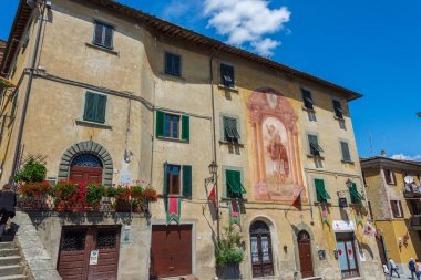 Fucecchio, Palazzo del Poest. Palazzo del Podest veya Palazzo Pretorio, Piazza Vittorio Veneto ile iki katlı iki katlı bir binadır..