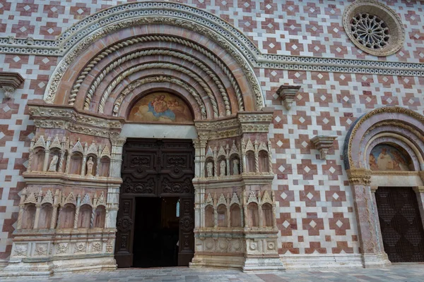 Aquila Abruzzo Santa Maria Collemaggio Bazilika Város Vallási Szimbóluma 1288 — Stock Fotó