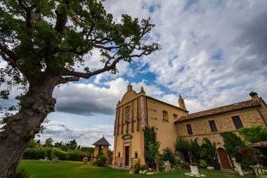 Bernardella, Ascoli Piceno, Marche. Madonna della Consolazione Sığınağı. Görünüm