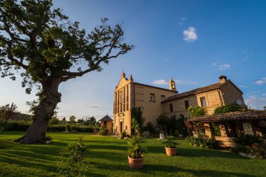 Bernardella, Ascoli Piceno, Marche. Madonna della Consolazione Sığınağı. Görünüm