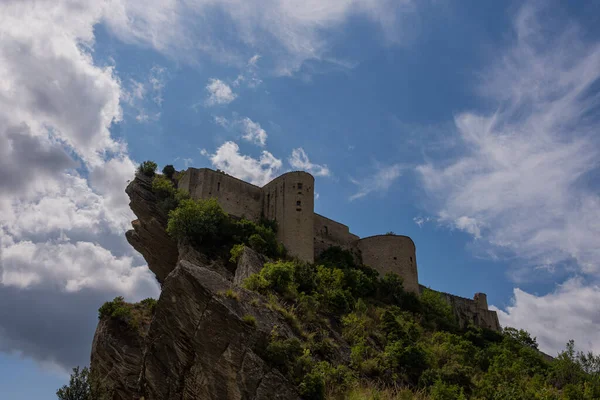 Rcascalegna 中世の城 Rcascalegnaの城は Chietiの州Rcascalegnaの自治体に位置する防衛構造です — ストック写真