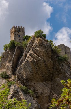 Roccascalegna, Ortaçağ Şatosu. Roccascalegna Şatosu, Chieti ilinin Roccascalegna belediyesine bağlı bir savunma yapısıdır..