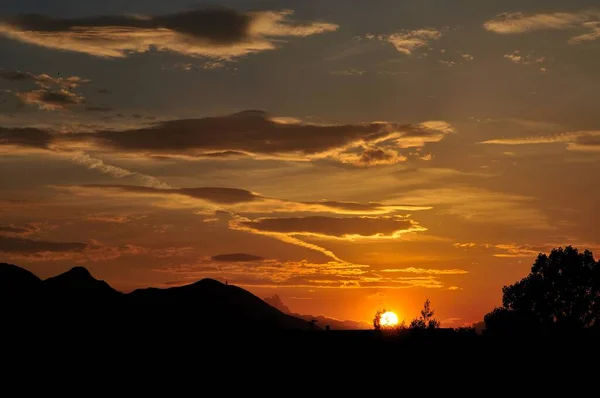 モリーゼの夕日の壮大な写真 — ストック写真