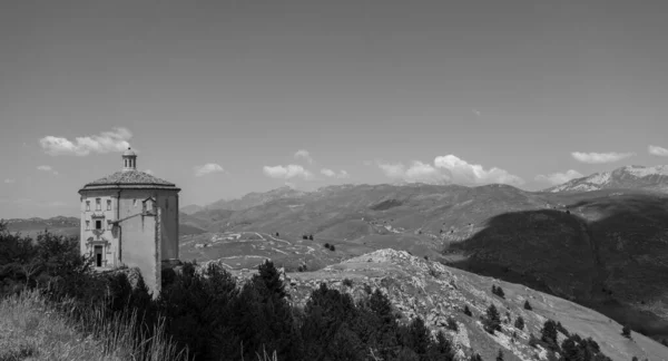 Abruzzo Laquila Rocca Calascio Della Piet教堂 教堂座落在通往罗卡 卡拉索城堡的小径上 位于1482毫米处 — 图库照片