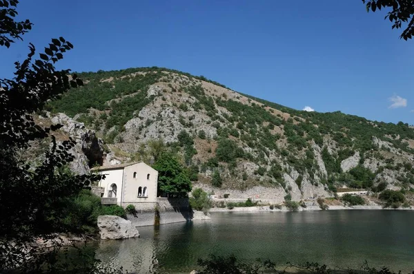 Villalago Laquila Itálie Jezero San Domenico Hermitage San Domenico Fantastické — Stock fotografie