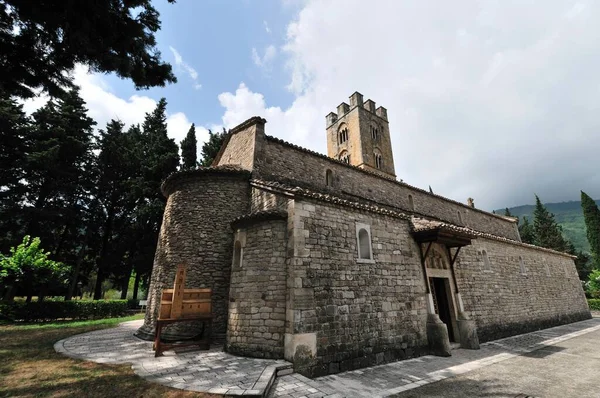 Roccavivara Heiligdom Van Maria Canneto Omringd Door Pijnbomen Een Gebied — Stockfoto