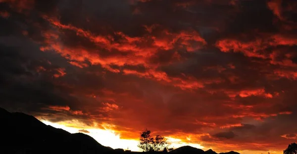 モリーゼの夕日の壮大な写真 — ストック写真