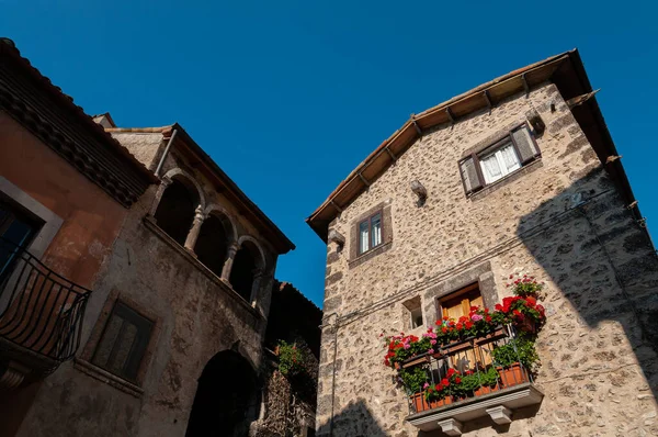スキャン アクィラ アブルッツォ スカンノ Scanno アブルッツォ州ラクイラ州にある住民1人782人のイタリアの町である マーシック山脈に囲まれた地方自治体 — ストック写真