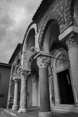 Benedictine AbBenedictine Manastırı Formis, Capua, Campania, İtalya 'da. Kilise San Michele Arcangelo.bey of SantAngelo in Formis, Capua, Campania, İtalya 'ya adanmıştır. Kilise San Michele Arcangelo 'ya adanmıştır..