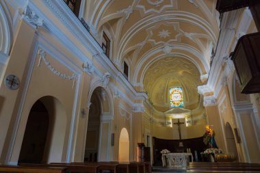 Teano, Campania, Sant 'Antonio da Padova Manastırı. Teano Manastırı 'nın temeli 14. yüzyılın ilk yarısına dayanır..