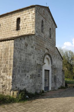 Teano, Campania, İtalya. San Paride İlan Fontem Kilisesi. Ana cephe görüntüsü