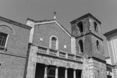 Teano, Katedral. San Clemente Katedrali Teano şehrinin başlıca ibadet yeri ve Teano-Calvi piskoposluğunun merkezidir.