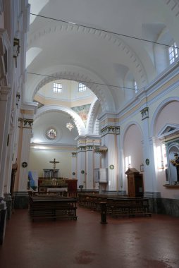 Castiglione di Carovilli, Molise. Kilise cemaati.