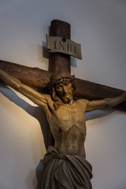 Teano, Katedral. San Clemente Katedrali Teano şehrinin başlıca ibadet yeri ve Teano-Calvi piskoposluğunun merkezidir.