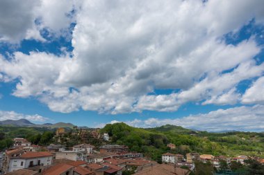 Teano, Campania Felix, İtalya. Güney İtalya 'nın en güzel yerlerinden birinin muhteşem manzarası. Adı da antik Romalılar olan Campania Felix..