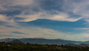 Teano, Campania Felix, İtalya. Güney İtalya 'nın en güzel yerlerinden birinin muhteşem manzarası. Adı da antik Romalılar olan Campania Felix..