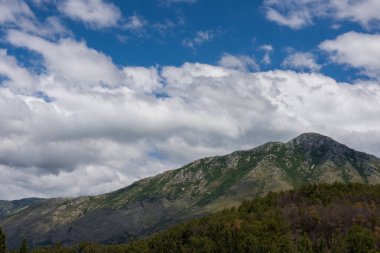 Mignano Montelungo, İtalya, Panorama. Caserta 'nın yüksek kesiminde yer alır ve Lazio ile Molise arasında bulunan S. Pietro Infine ile birlikte büyük bir doğal ve tarihi ilgi alanına sahiptir.