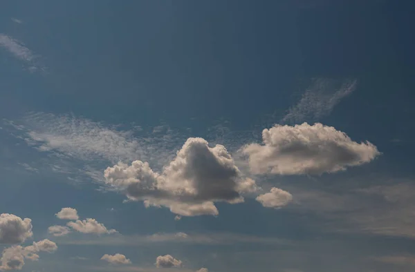 Nuvens Céu Maravilhoso Espetáculo Céu Cheio Nuvens Profundidade Tridimensionalidade Céu — Fotografia de Stock