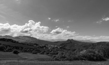 Borrello, Chieti, Abruzzo. Panorama. Borrello, İtalya 'nın Abruzzo eyaletinde yer alan bir şehirdir. Ayrıca Medio Sangro dağ topluluğunun bir parçasıdır..