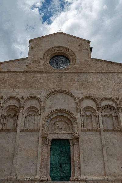 Notevole Interesse Architettonico Cattedrale Stile Romanico Pugliese Dove Sono Conservati — Foto Stock