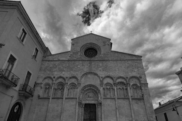 Şehrin Koruyucu Azizleri Basso Timoteo Nun Cesetlerinin Korunduğu Apulian Romanesk — Stok fotoğraf
