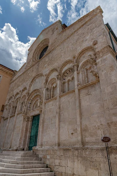 Şehrin Koruyucu Azizleri Basso Timoteo Nun Cesetlerinin Korunduğu Apulian Romanesk — Stok fotoğraf