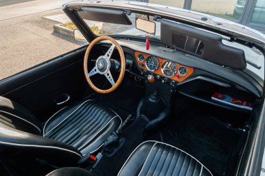 Klasik bir İngiliz otomobil üretimi olan Spitfire, 1962 ve 1980 yılları arasında Triumph Motor Company tarafından üretilen örümcektir. Mk3 sürümü 1967 'den itibaren inşa edilmiştir..