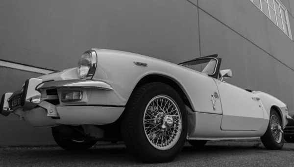 英国の自動車生産の古典であるスピットファイアは 1962年から1980年の間にトライアンフ モーター社によって生産されたクモである Mk3は1967年に開発された — ストック写真
