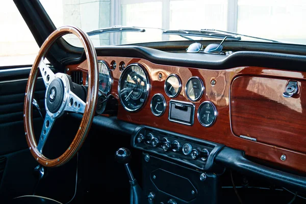 Tr4 Triumph Roadster 1961 년부터 1965 년까지 트라이엄프 가생산 승용차이다 — 스톡 사진