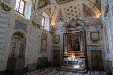 Val Graziosa di Calci 'nin 30 Mayıs 1366' da kurulan Charterhouse, Pisan dağlarının yamaçlarında yer alan 
