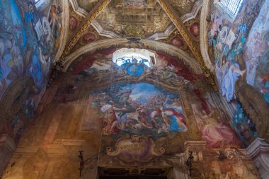 Val Graziosa di Calci 'nin 30 Mayıs 1366' da kurulan Charterhouse, Pisan dağlarının yamaçlarında yer alan 