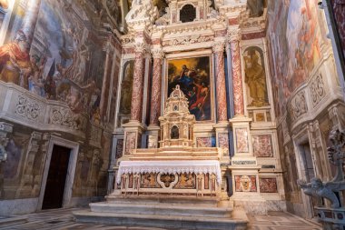 Val Graziosa di Calci 'nin 30 Mayıs 1366' da kurulan Charterhouse, Pisan dağlarının yamaçlarında yer alan 