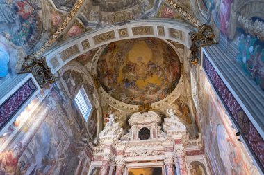 Val Graziosa di Calci 'nin 30 Mayıs 1366' da kurulan Charterhouse, Pisan dağlarının yamaçlarında yer alan 