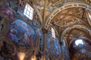 Val Graziosa di Calci 'nin 30 Mayıs 1366' da kurulan Charterhouse, Pisan dağlarının yamaçlarında yer alan 