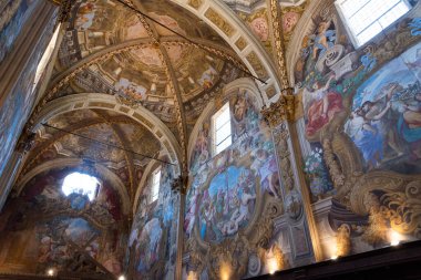 Val Graziosa di Calci 'nin 30 Mayıs 1366' da kurulan Charterhouse, Pisan dağlarının yamaçlarında yer alan 