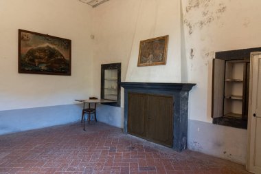 Val Graziosa di Calci 'nin 30 Mayıs 1366' da kurulan Charterhouse, Pisan dağlarının yamaçlarında yer alan 