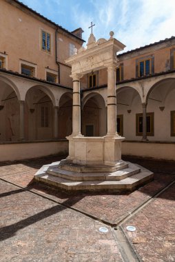 Val Graziosa di Calci 'nin 30 Mayıs 1366' da kurulan Charterhouse, Pisan dağlarının yamaçlarında yer alan 