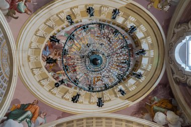 Val Graziosa di Calci 'nin 30 Mayıs 1366' da kurulan Charterhouse, Pisan dağlarının yamaçlarında yer alan 