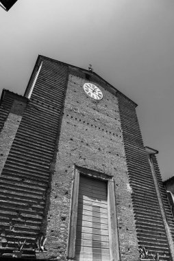 Fucecchio, San Giovanni Battista Kolej Kilisesi. Adı San Giovanni Battista 'dan gelmektedir ve bugünkü Piazza Vittorio Veneto' nun üzerinde yer almaktadır..