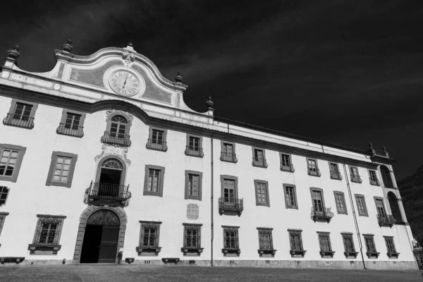 1366 발그라지 하우스 Charterhouse Val Graziosa Calci 발그라지 Val Graziosa — 스톡 사진