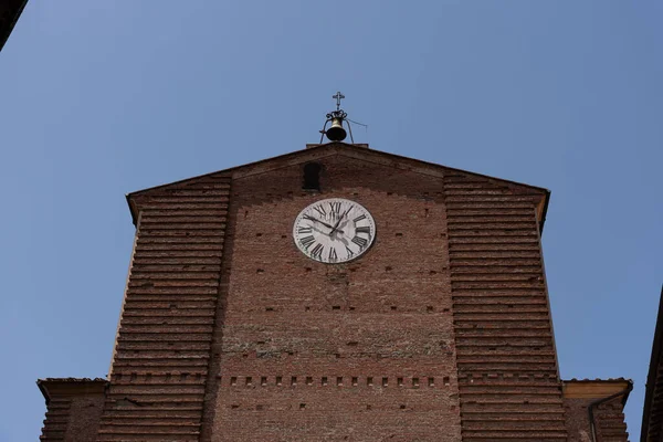 Fucecchio ジョバンニ バッティスタの大学教会 ジョバンニ バッティスタにちなんで名付けられ 今日のピアッツァ ヴィットリオ ヴェネトに立っています — ストック写真