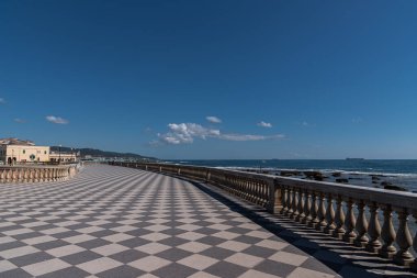 Mascagni Terası Livorno 'nun en zarif ve çağrıştıran yerlerinden biridir ve Viale Italia' nın kıyısındaki deniz kenarında yer almaktadır..