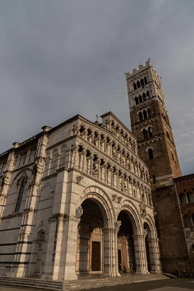 Katedrális San Martino Katolikus Istentiszteleti Hely Város Lucca Hagyomány Szerint — Stock Fotó