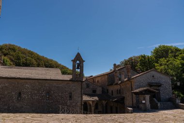 Fransisken 'in La Verna (Arezzo ili) mabedi, 16 Eylül 1224 tarihinde Assisi' li Aziz Francis 'in stigmata' yı aldığı yerdir..
