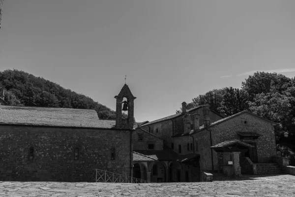 1224年9月16日にアッシジの聖フランシスが聖痕を受けた場所として有名なラ ヴェルナ アレッツォ州 のフランシスコ会聖域 — ストック写真
