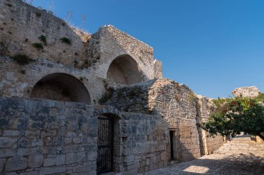 Santa Maria di Pulsano manastırı Gargano 'da bulunan bir manastır kompleksidir. 8 Eylül, Madonna di Pulsano bayramı: Monte Sant 'Angelo' lu inananlar katırlarla manastıra ulaştı.