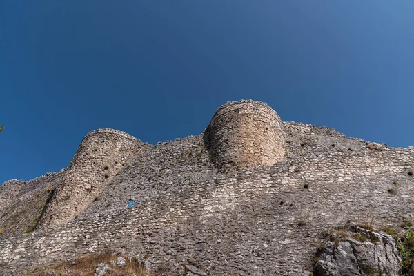 Cima Colina Sobre Que Construye Ciudad Encuentran Las Ruinas Castillo — Foto de Stock