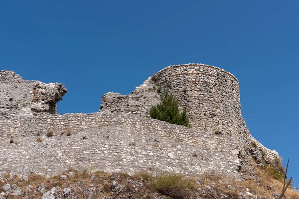 Cima Colina Sobre Que Construye Ciudad Encuentran Las Ruinas Castillo —  Fotos de Stock