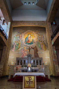 Santa Maria delle Grazie Kilisesi 'nin bitişiğindeki manastır 28 Temmuz 1916' dan itibaren Pietrelcina 'lı Peder Pio' nun yaşadığı ve öldüğü yer olarak bilinir..