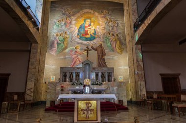Santa Maria delle Grazie Kilisesi 'nin bitişiğindeki manastır 28 Temmuz 1916' dan itibaren Pietrelcina 'lı Peder Pio' nun yaşadığı ve öldüğü yer olarak bilinir..
